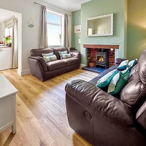  Holiday home Number Five United Kingdom